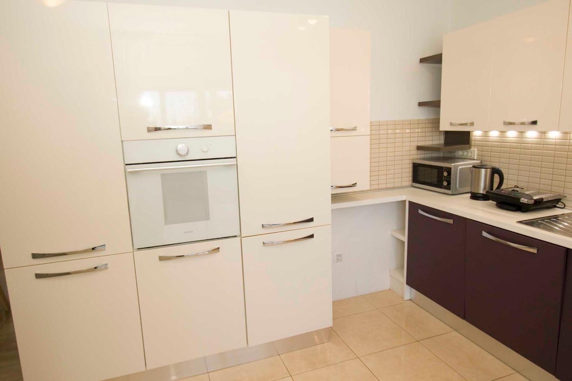 Apartment Stipe *